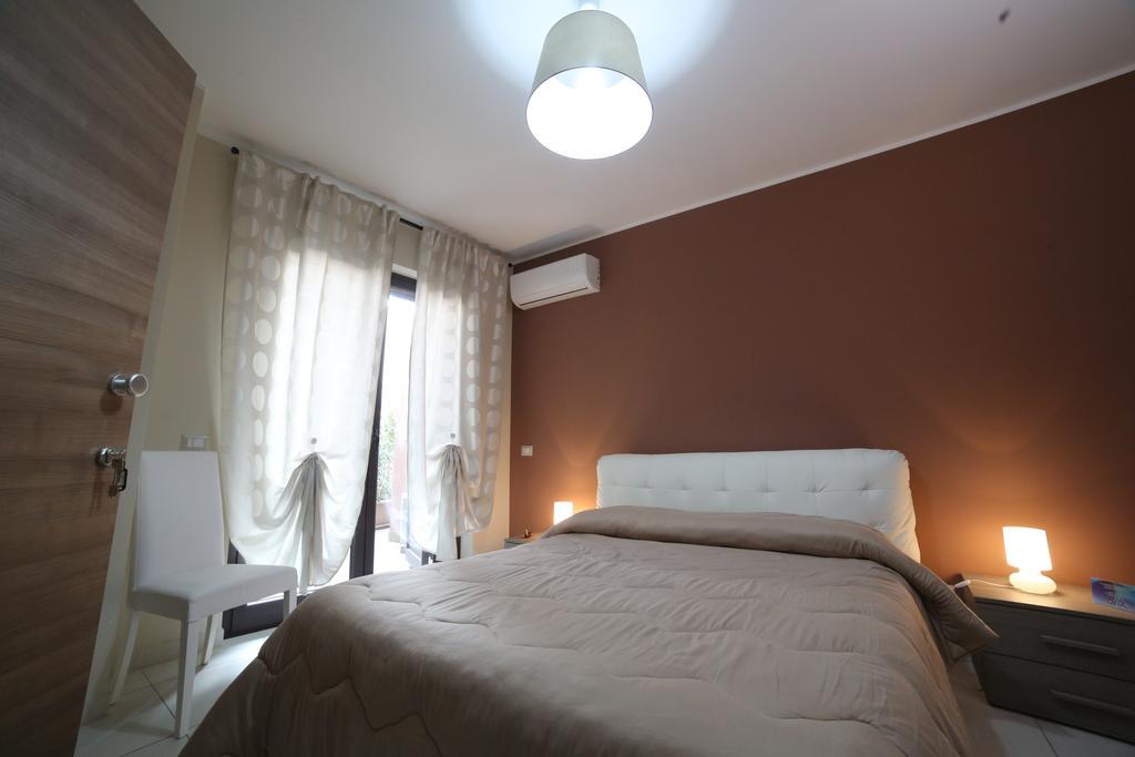 B&B Ciclopi Aci Castello Buitenkant foto